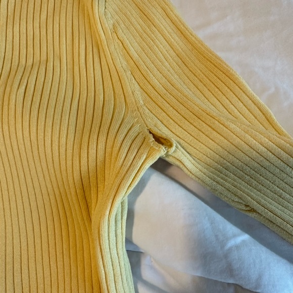 ZARA Turtleneck - Picture 6 of 7